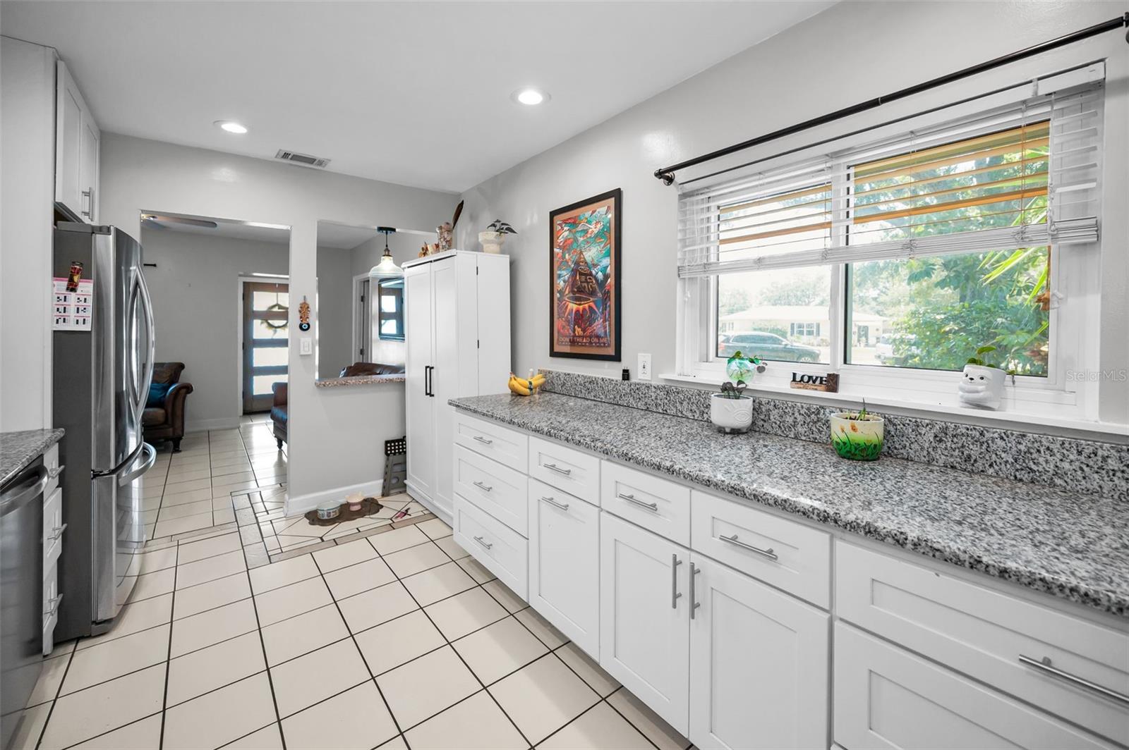 Image 10 of 35 For 1101 Essex Drive N