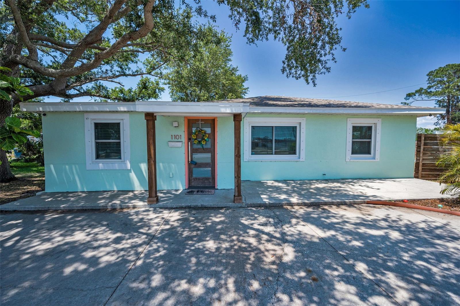 Image 2 of 35 For 1101 Essex Drive N