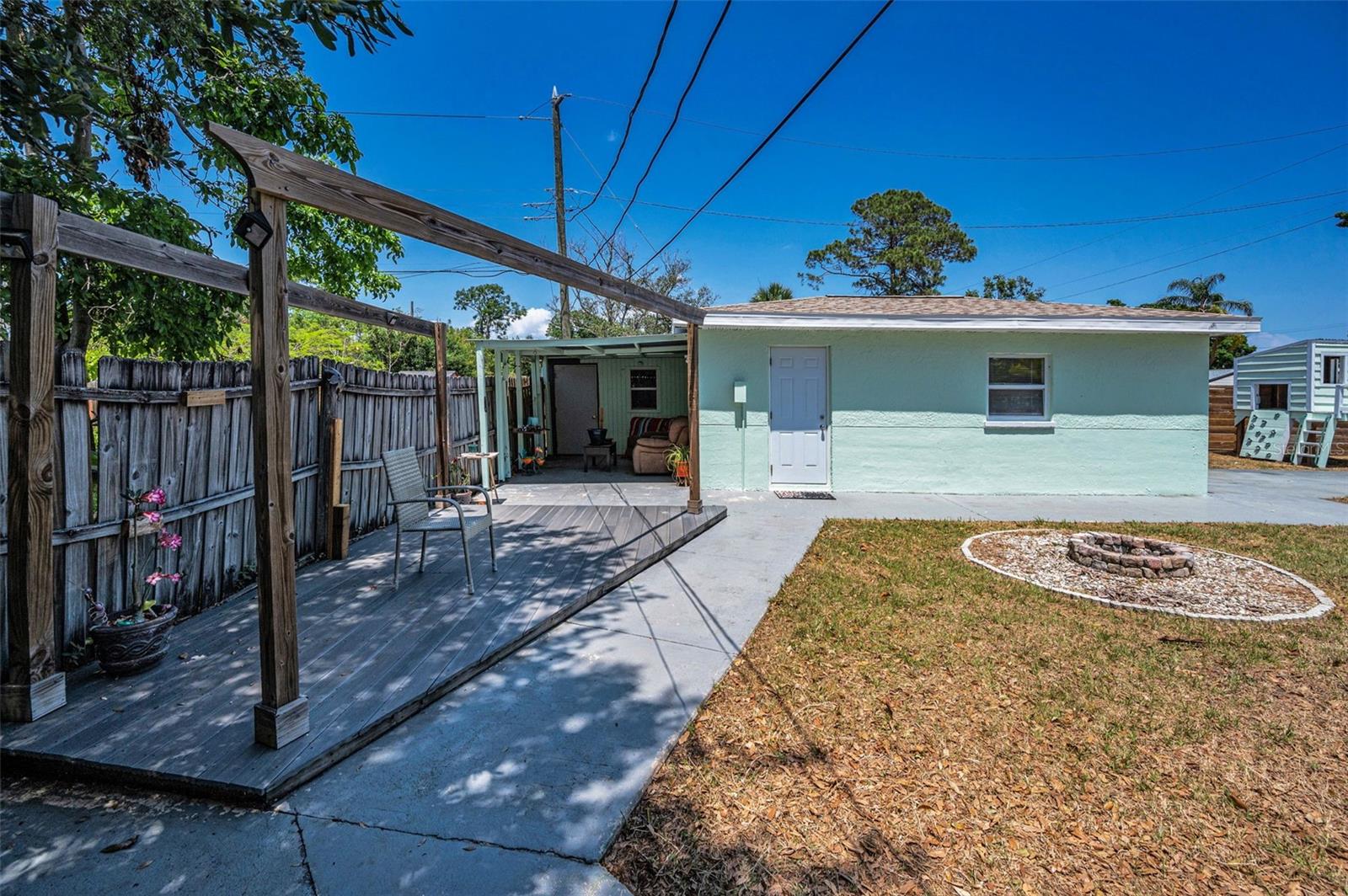 Image 20 of 35 For 1101 Essex Drive N
