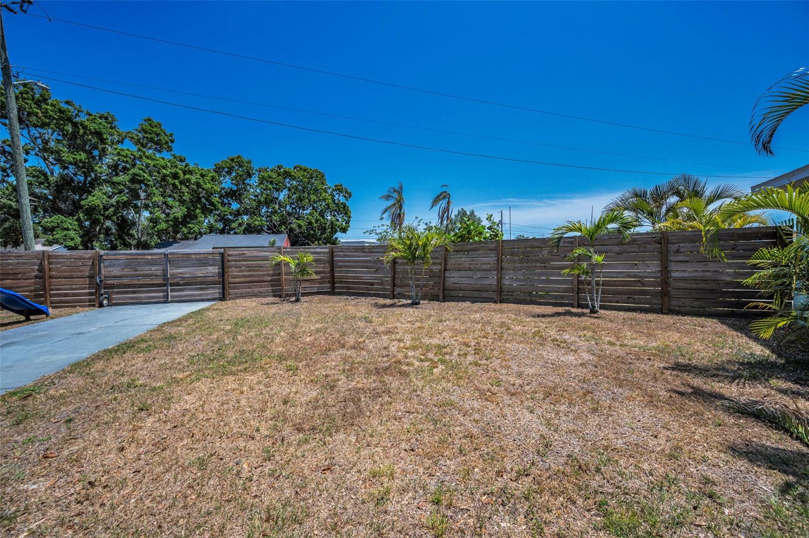 Image 30 of 35 For 1101 Essex Drive N