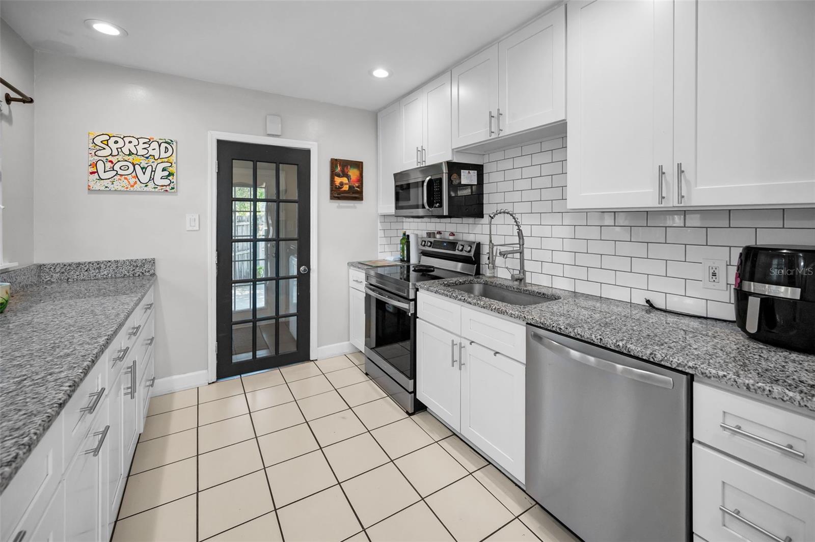 Image 9 of 35 For 1101 Essex Drive N