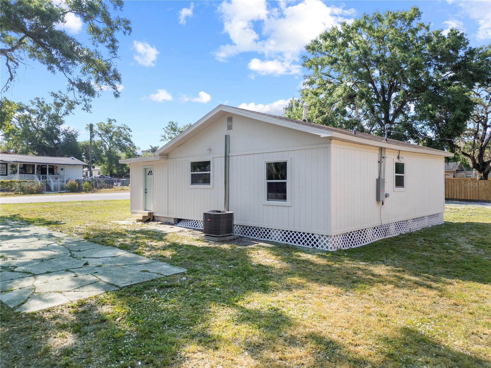Image 9 of 10 For 1108 Annie Street