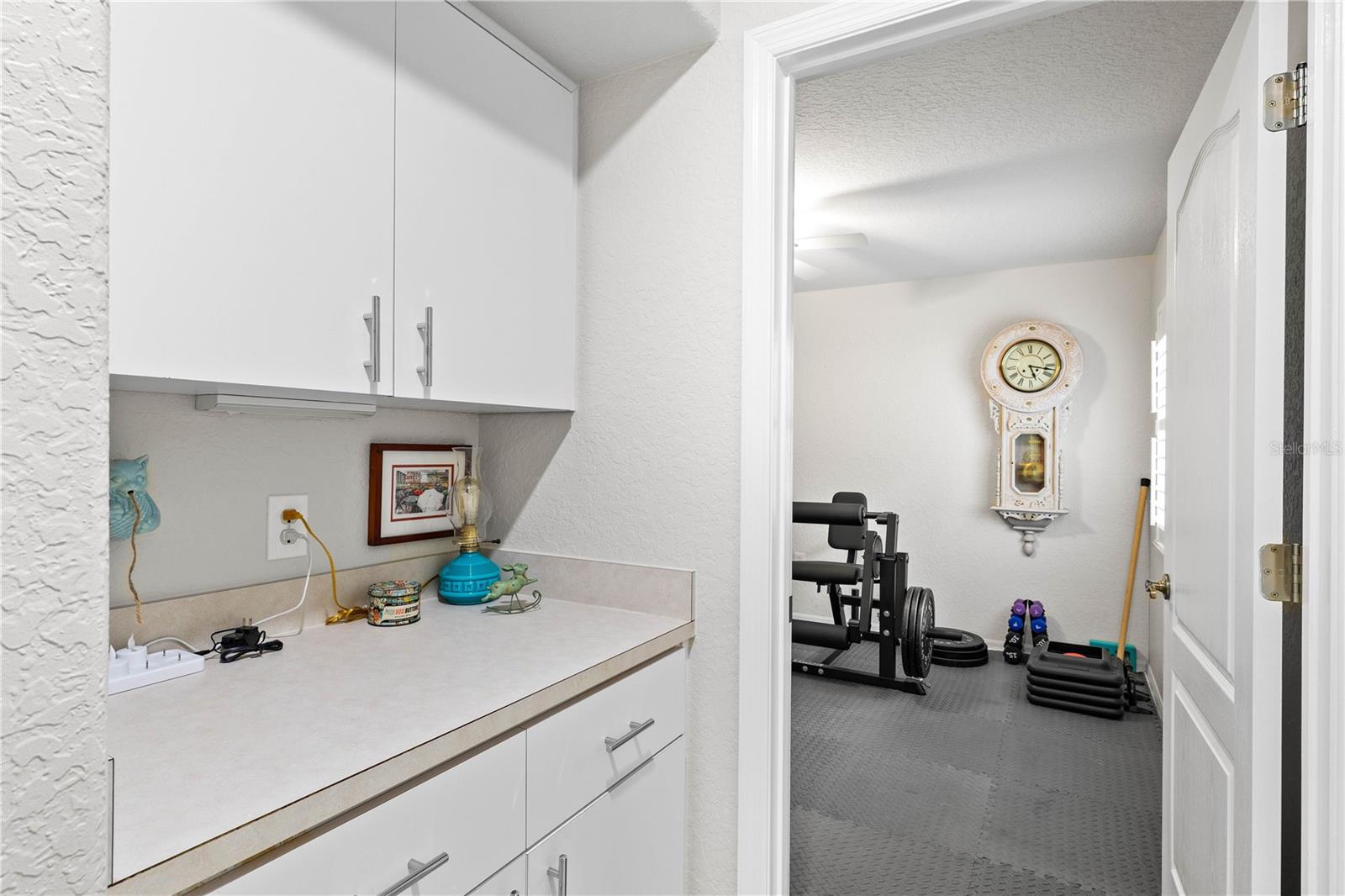 Listing photo id 8 for 5296 Slater Road