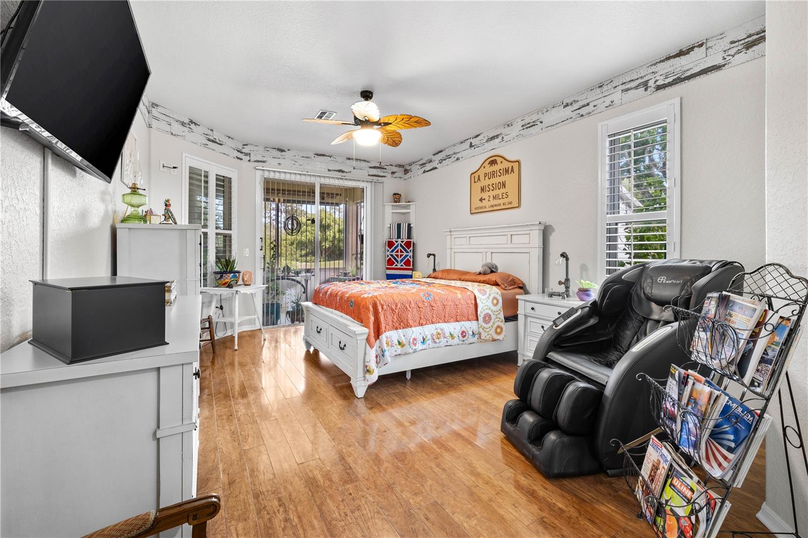 Listing photo id 12 for 5296 Slater Road