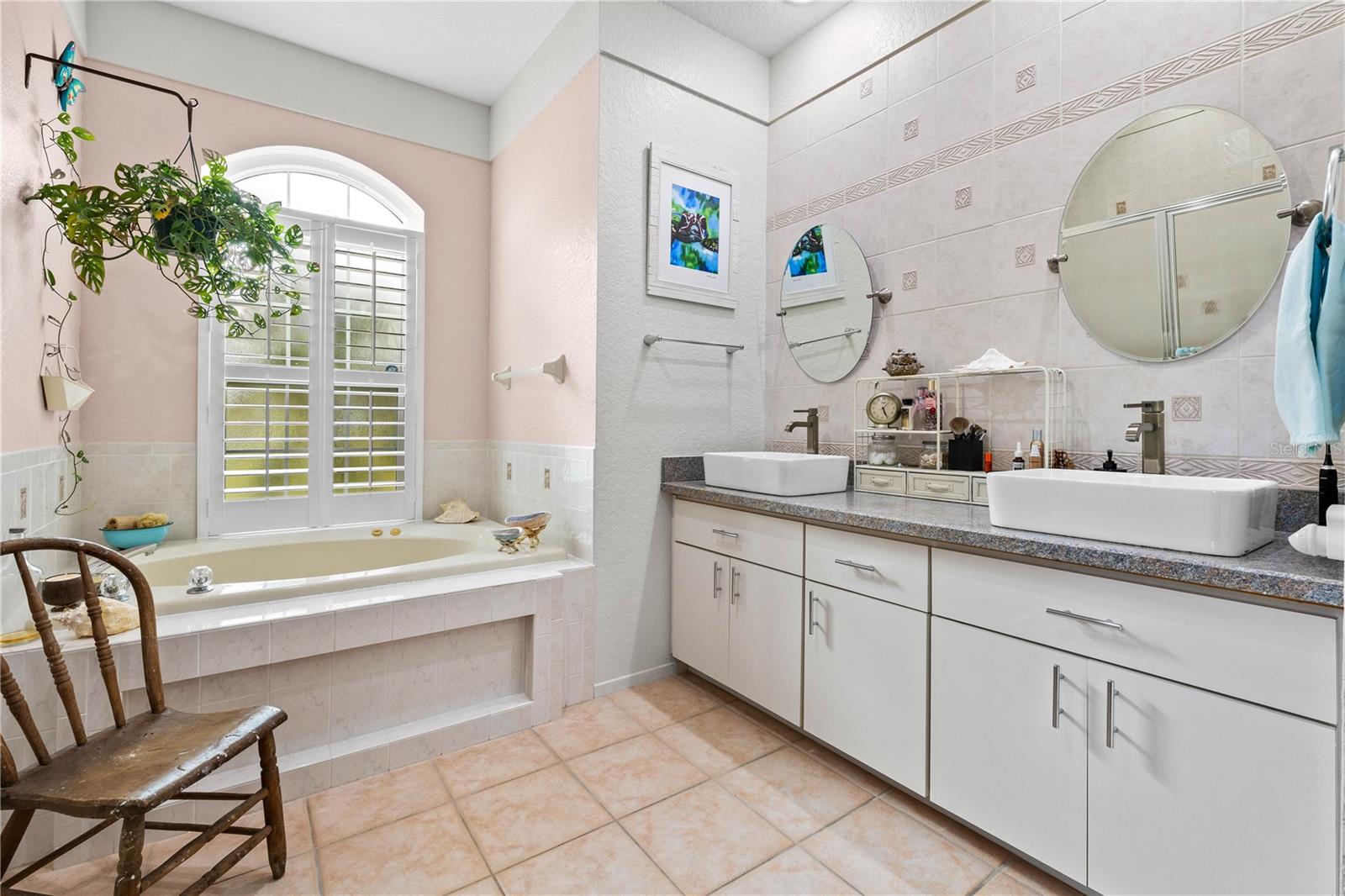 Listing photo id 13 for 5296 Slater Road