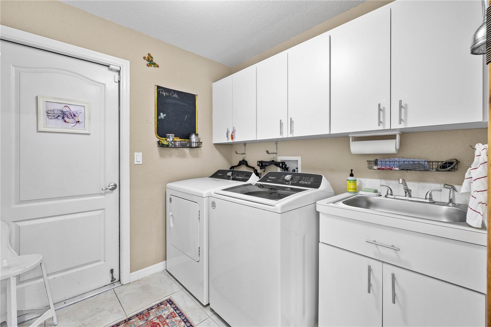 Listing photo id 15 for 5296 Slater Road