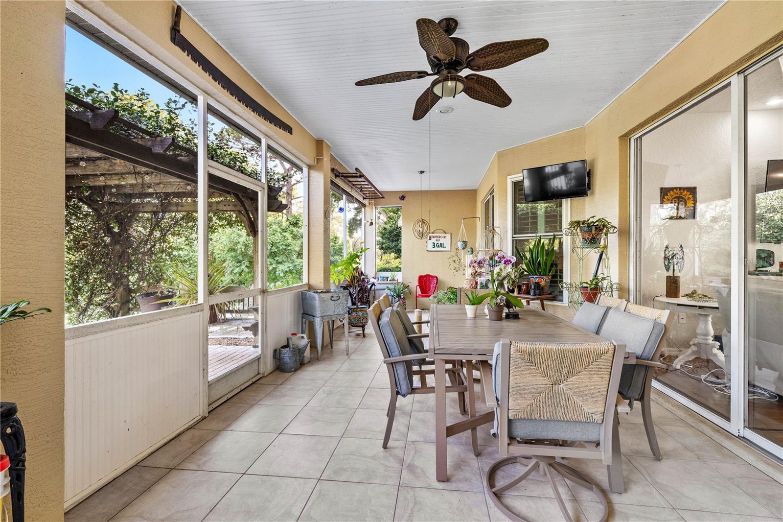 Listing photo id 16 for 5296 Slater Road