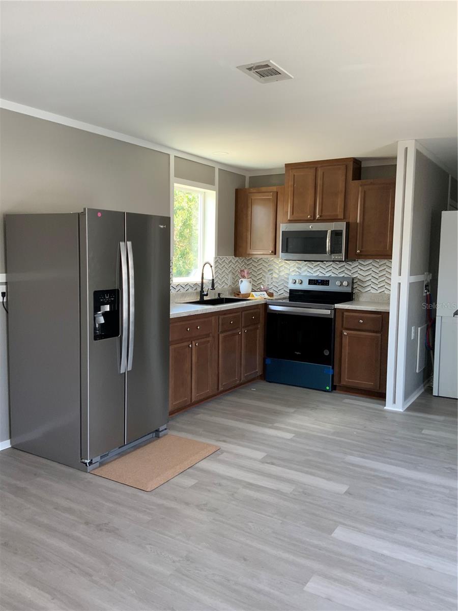 Image 10 of 25 For 11351 Edison Avenue