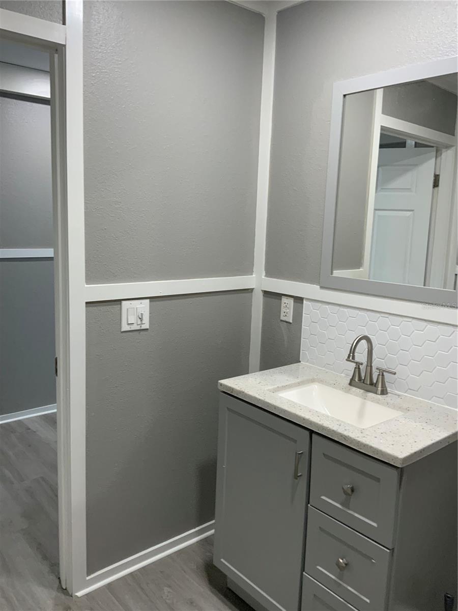 Image 17 of 25 For 11351 Edison Avenue