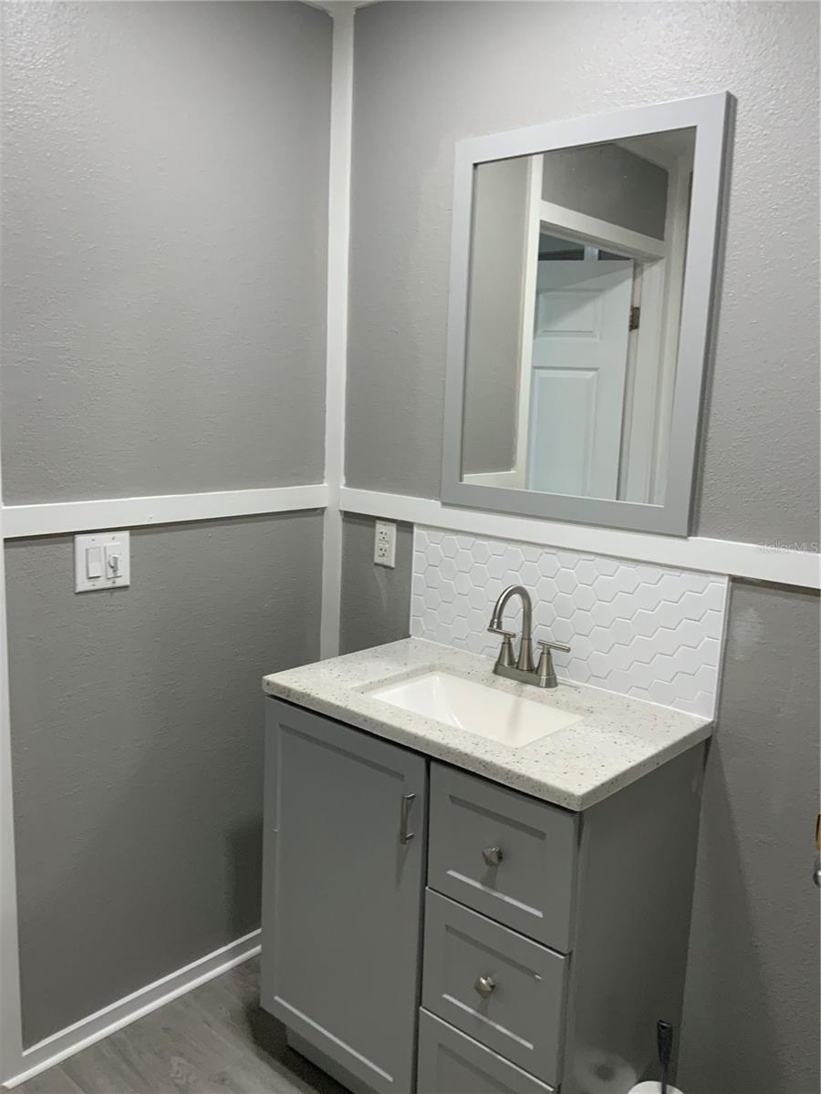 Image 19 of 25 For 11351 Edison Avenue