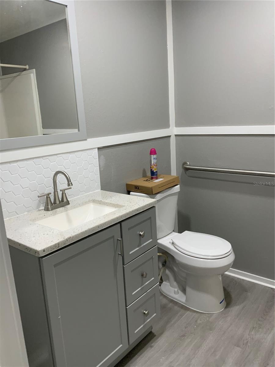 Image 22 of 25 For 11351 Edison Avenue