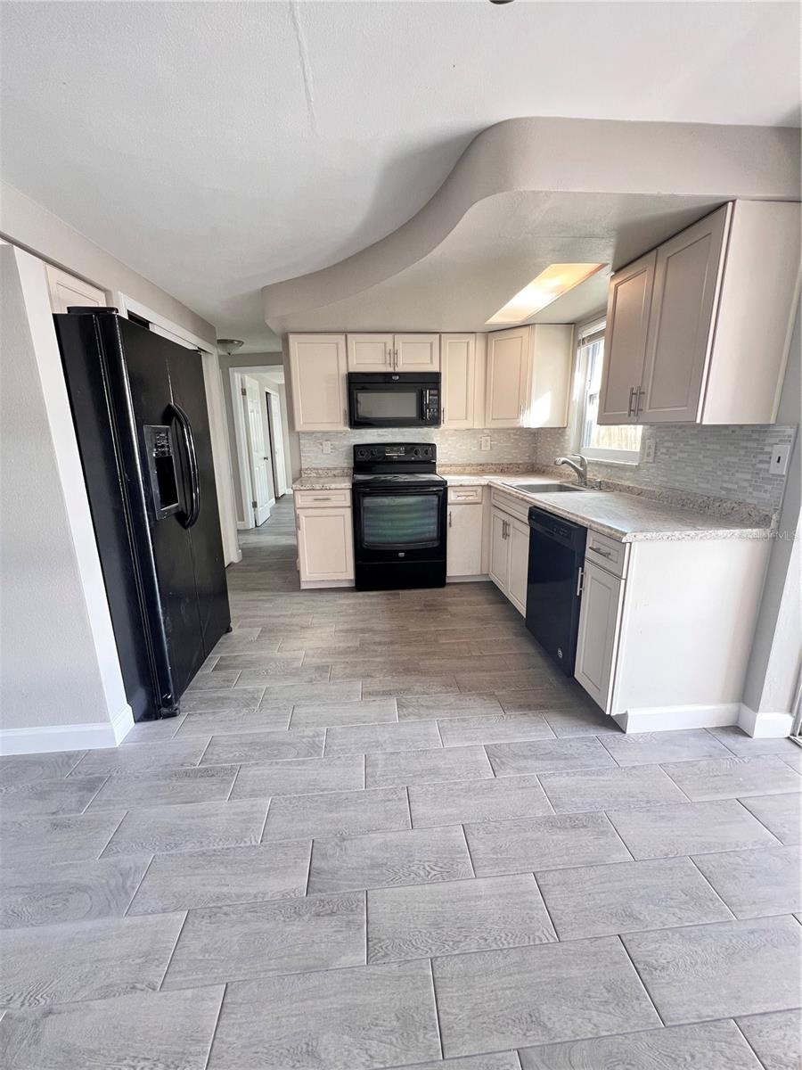 Image 4 of 12 For 4136 Pinefield Avenue