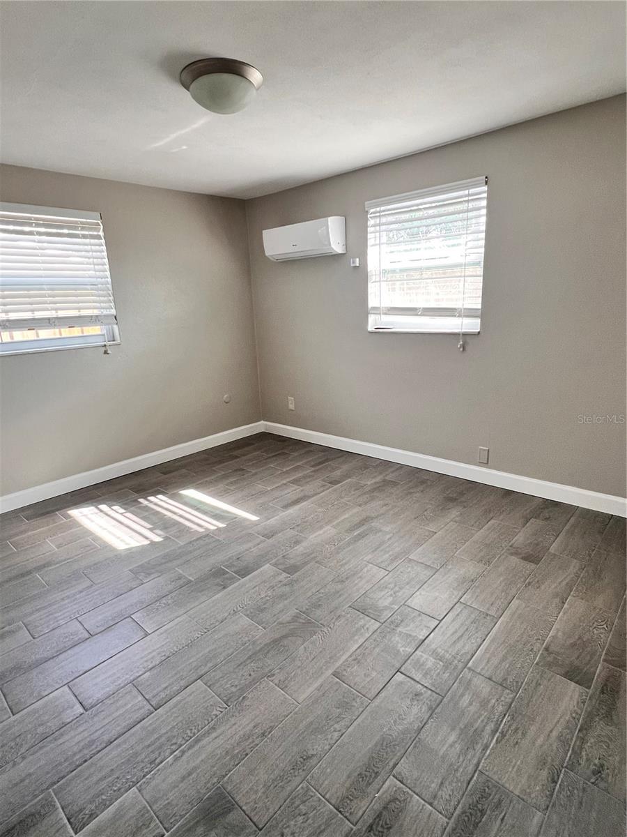 Image 7 of 12 For 4136 Pinefield Avenue