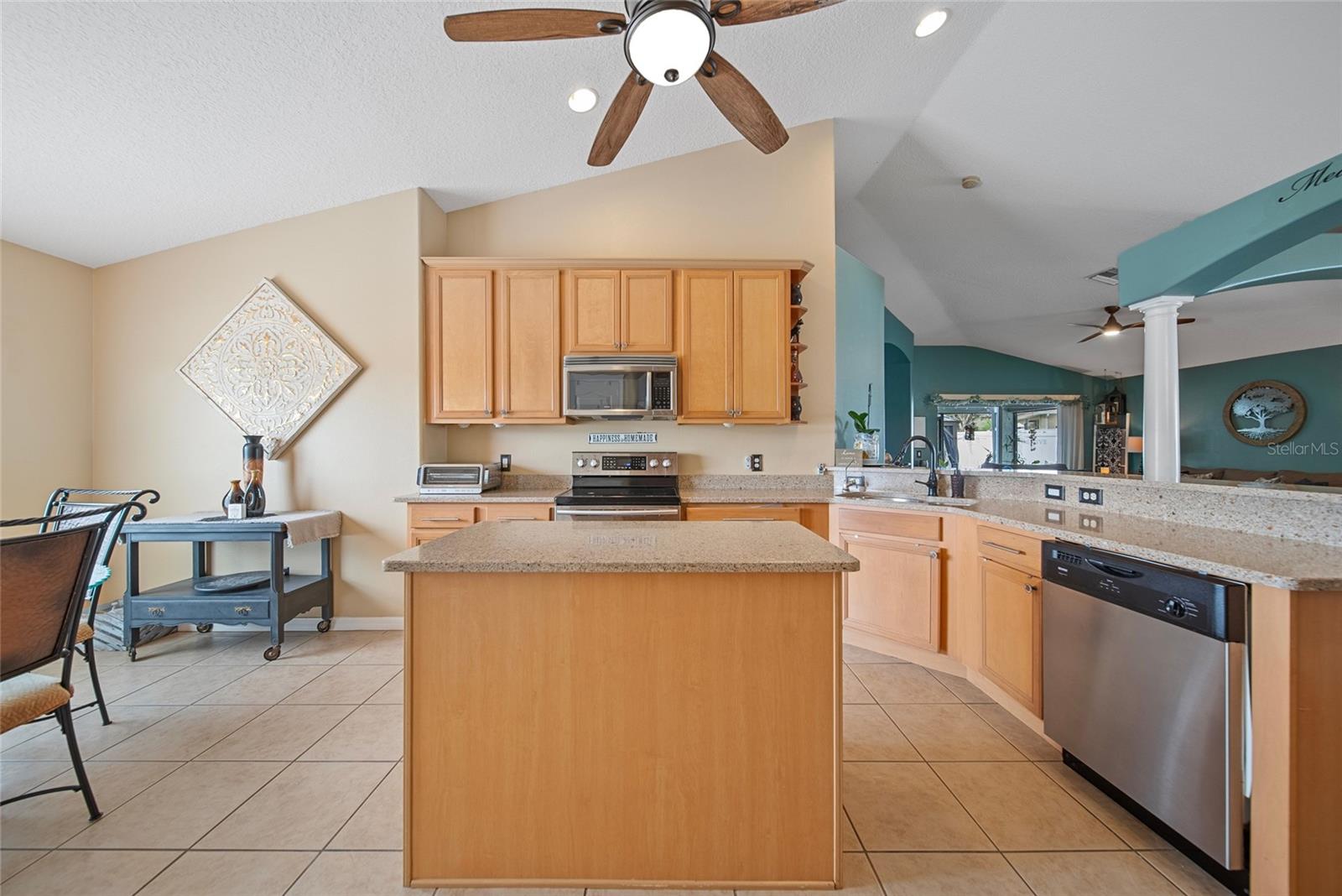 Image 8 of 44 For 35819 Diamond Head Court