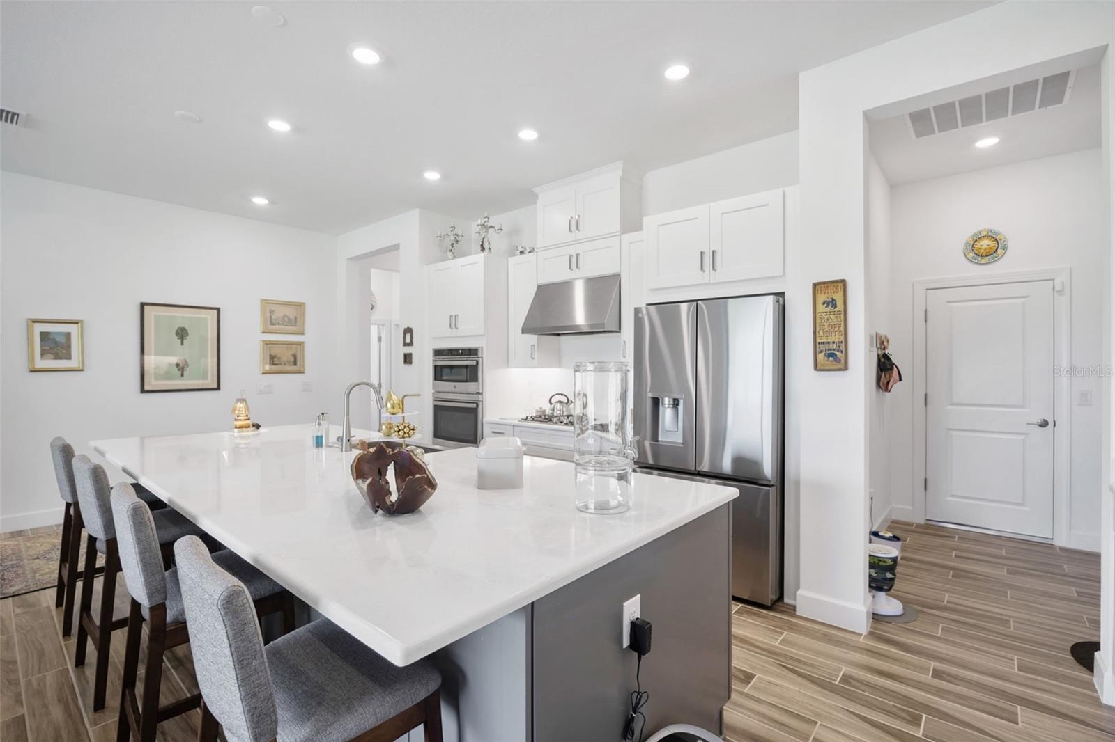 Listing photo id 13 for 4831 Rosatti Road