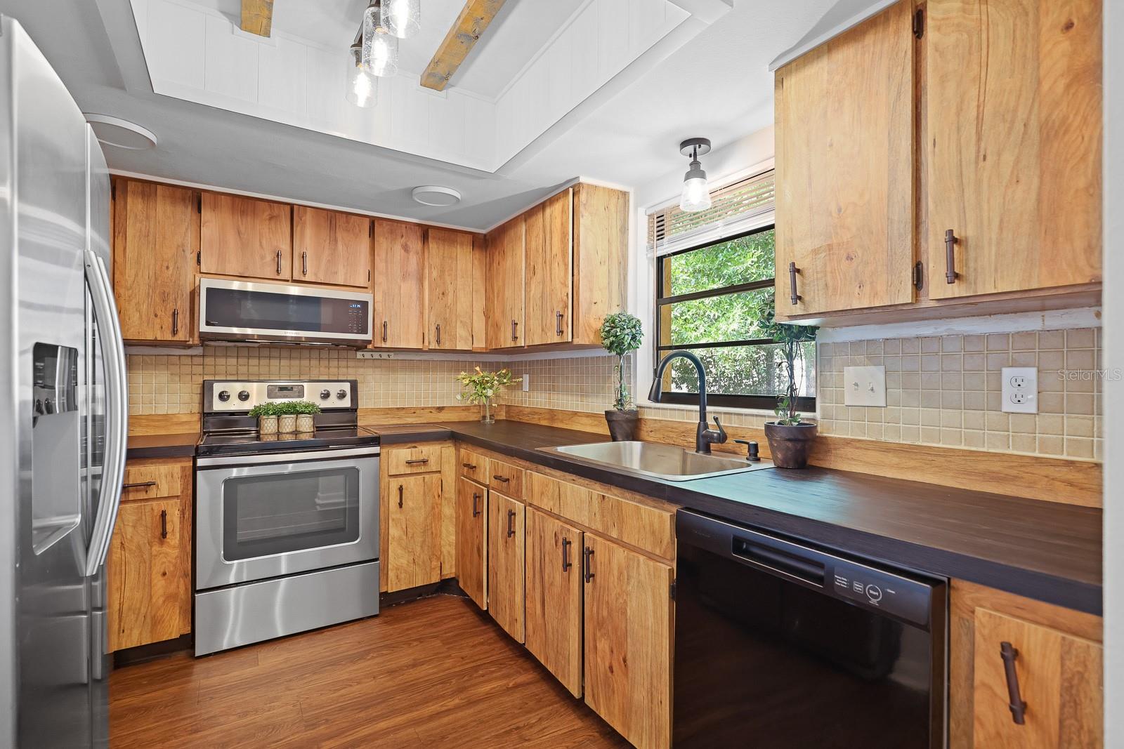 Image 7 of 38 For 6109 16th Street