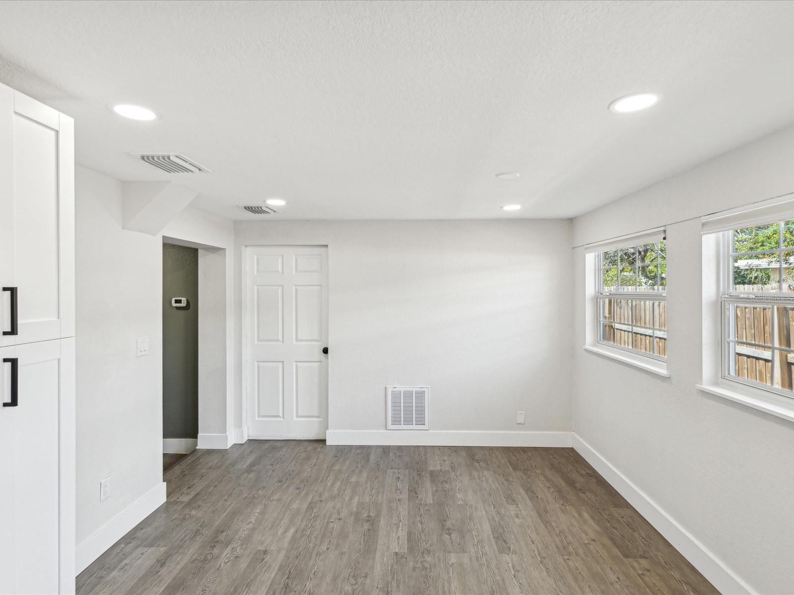 Image 16 of 37 For 6436 2nd Avenue S