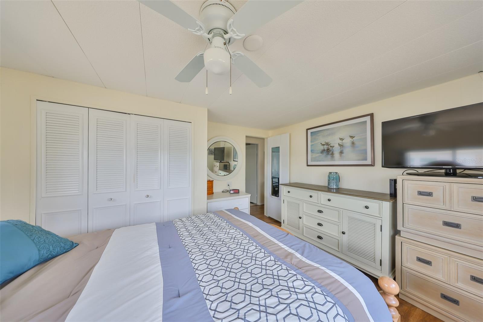 Image 16 of 32 For 23 Pindo Palm Street E