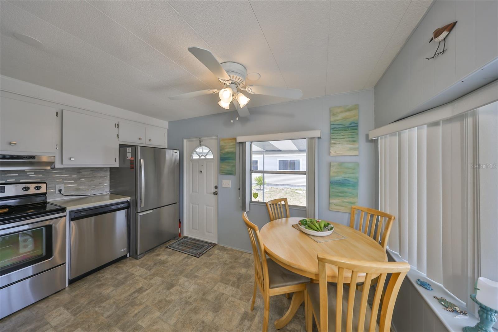 Image 6 of 32 For 23 Pindo Palm Street E