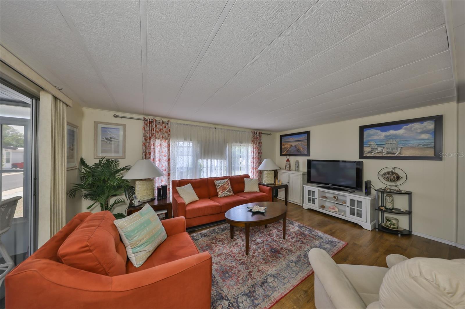 Image 8 of 32 For 23 Pindo Palm Street E