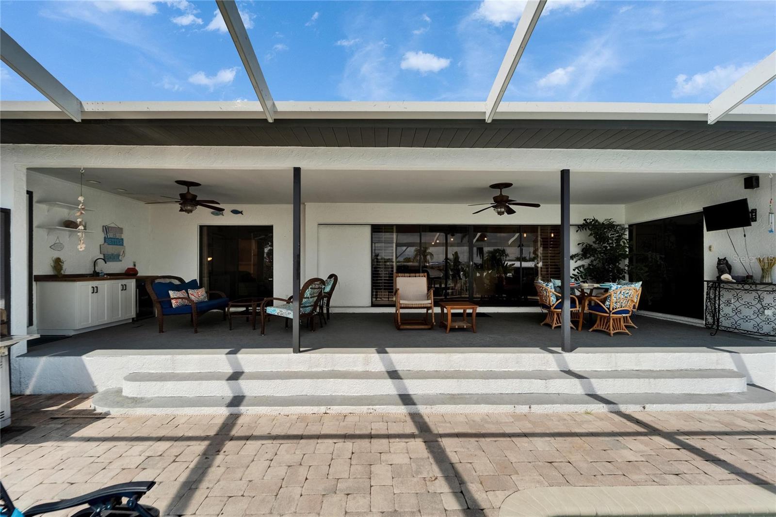 Image 17 of 91 For 743 Kingston Court