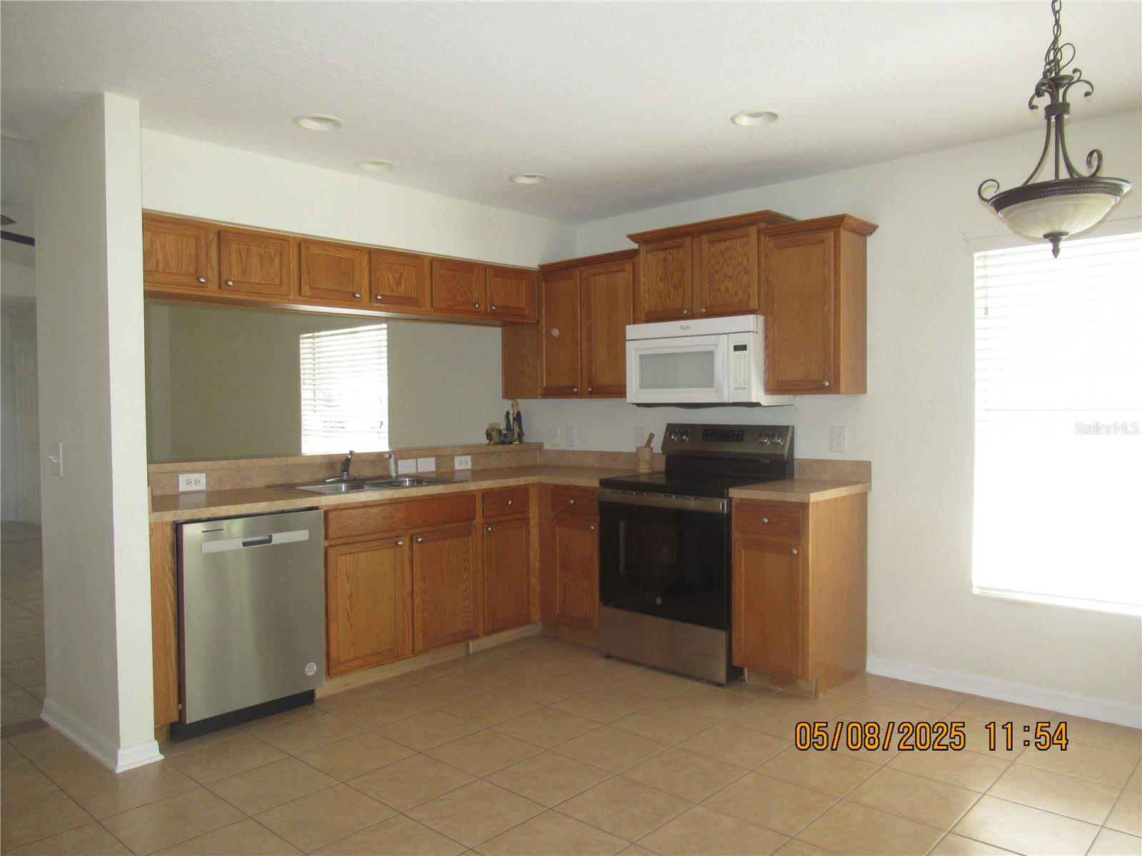 Image 7 of 14 For 10309 Avelar Ridge Drive