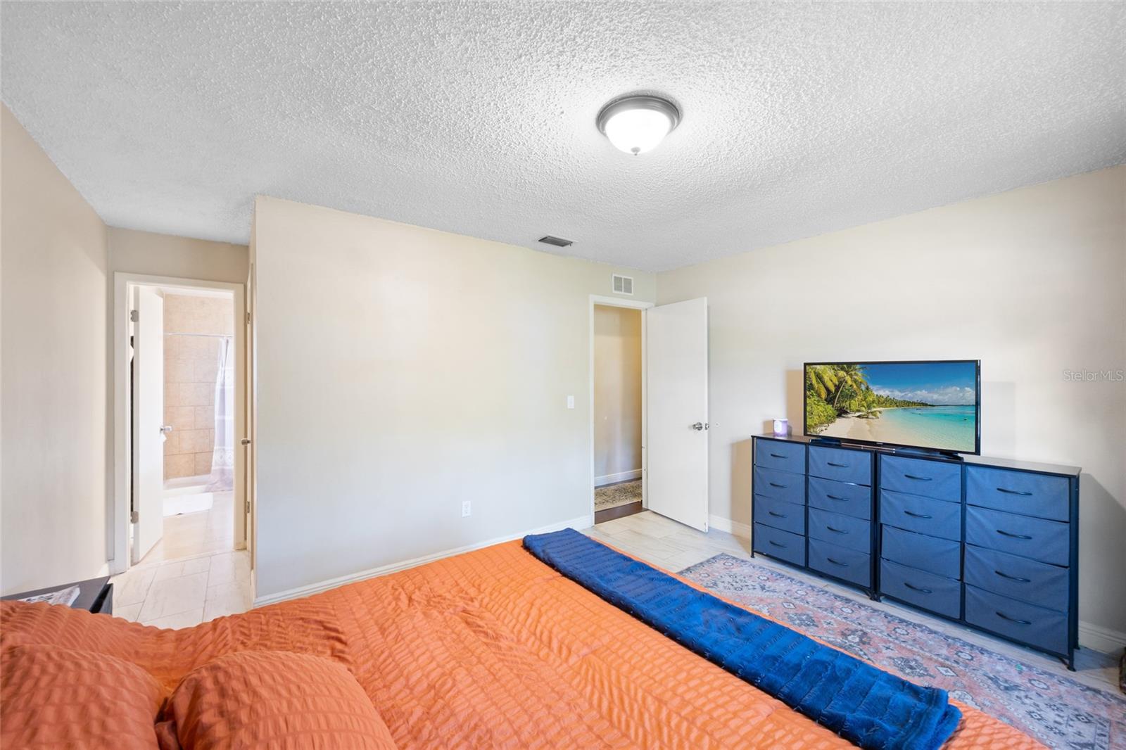 Image 15 of 51 For 916 Shangri La Drive