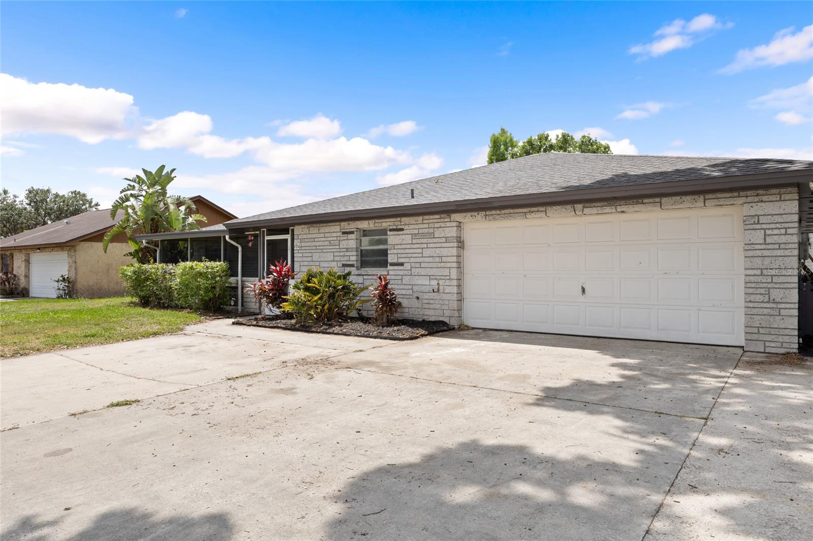 Image 2 of 51 For 916 Shangri La Drive