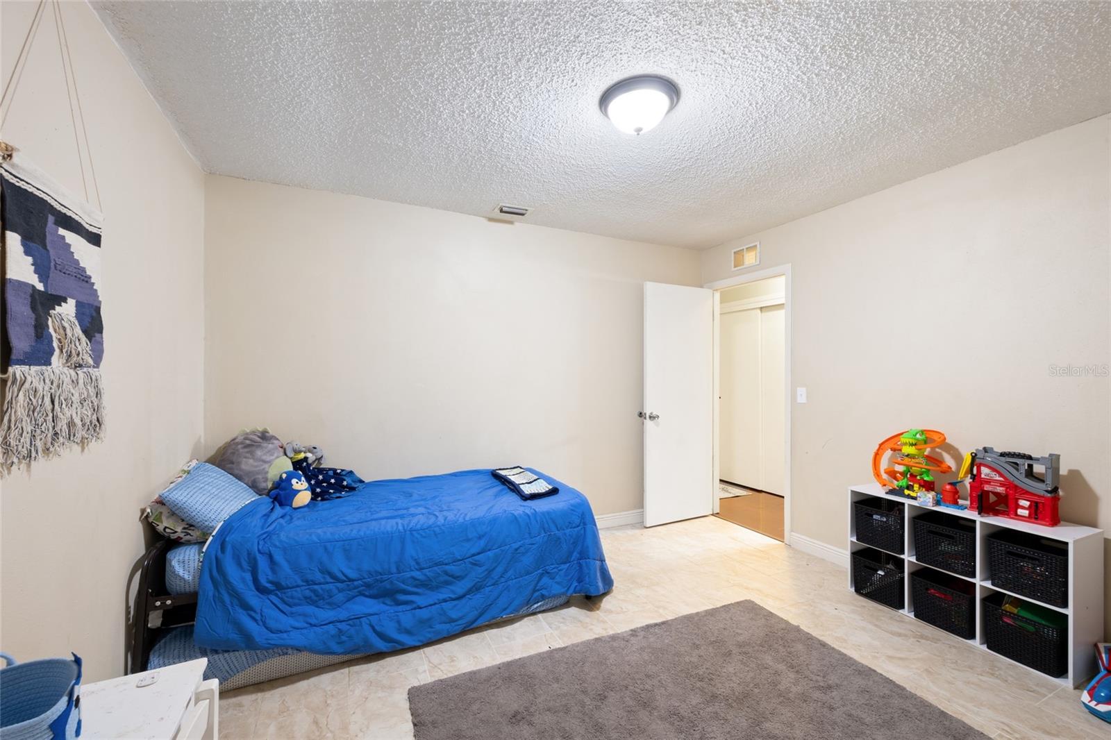 Image 20 of 51 For 916 Shangri La Drive