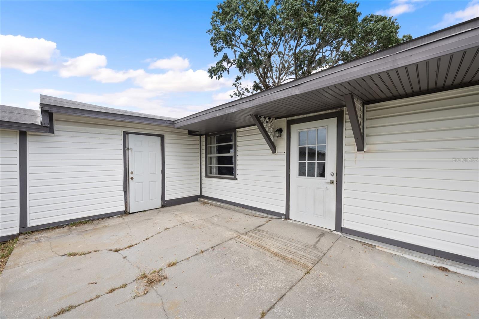 Image 31 of 51 For 916 Shangri La Drive
