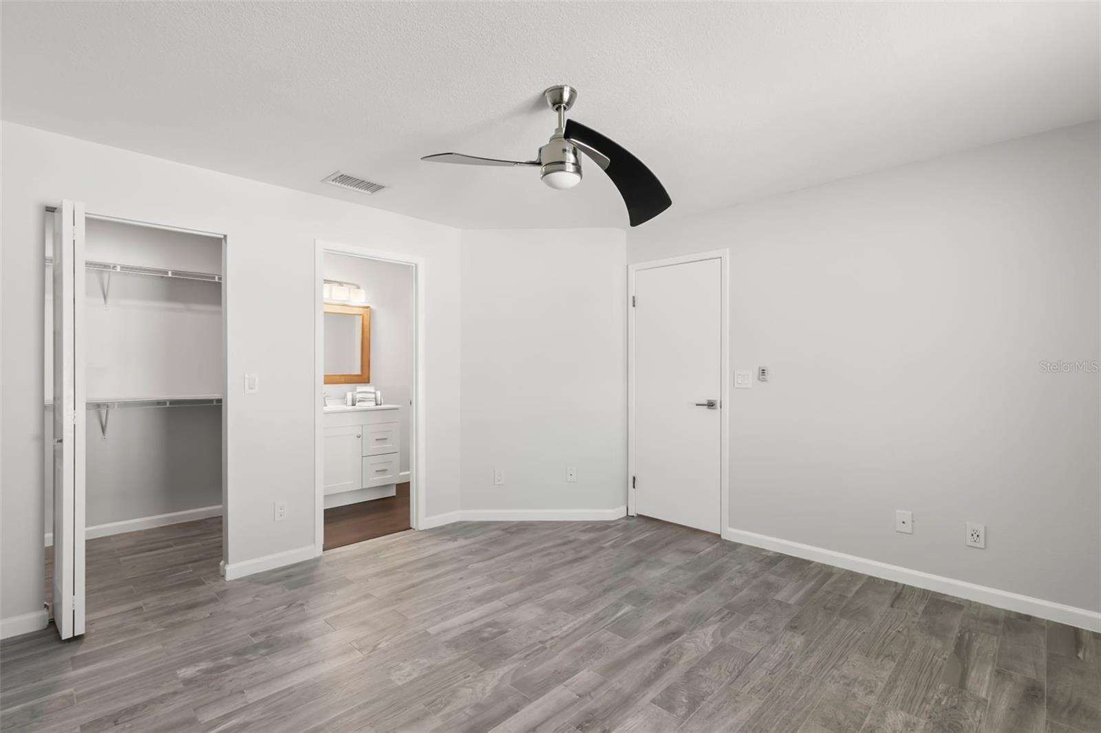 Image 16 of 29 For 1463 Brier Court