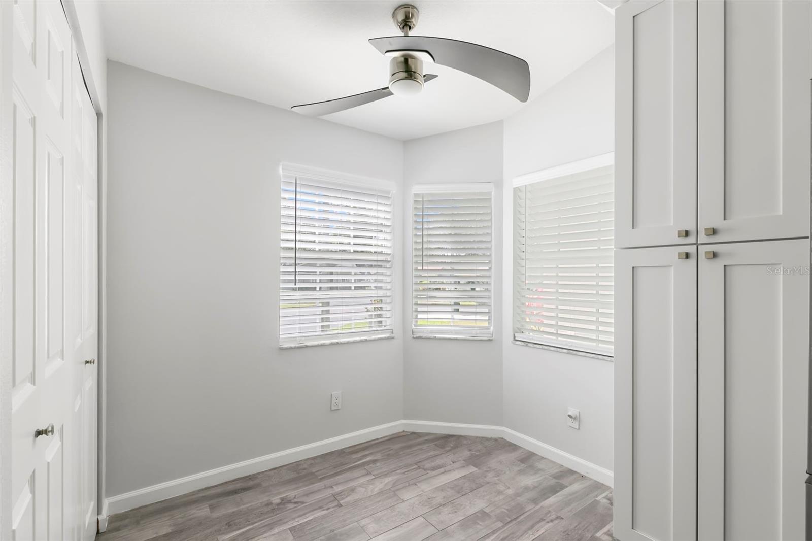 Image 23 of 29 For 1463 Brier Court