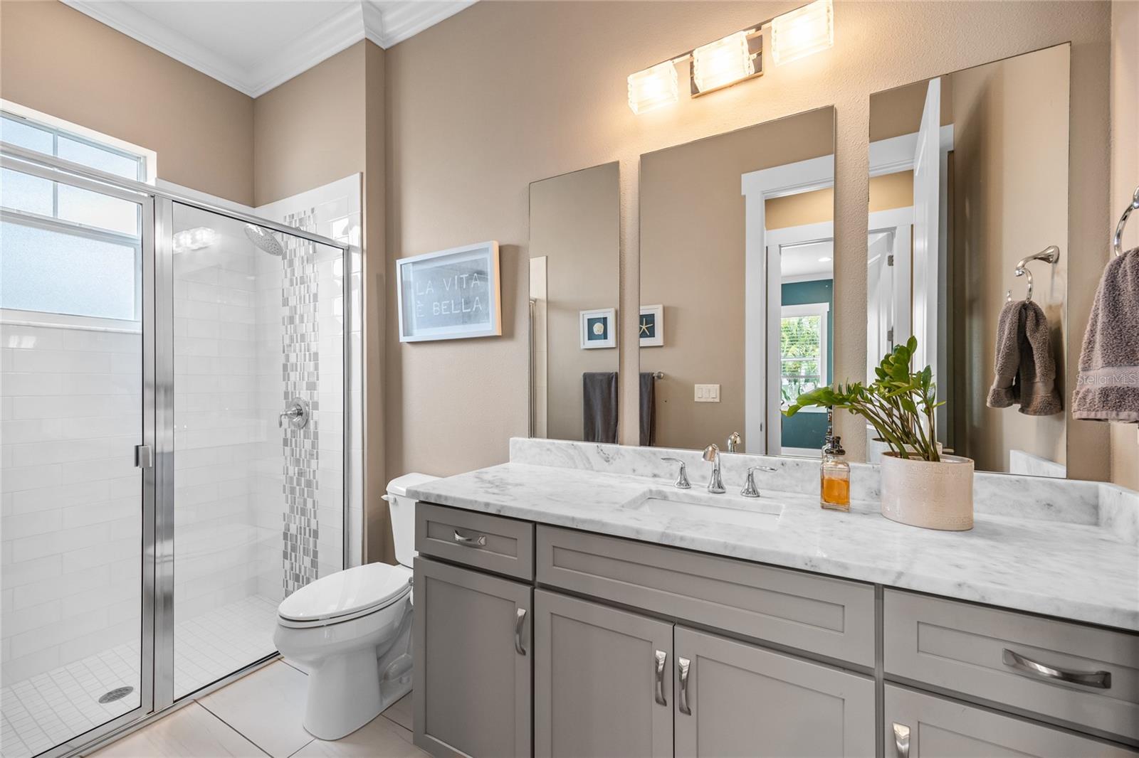 Image 19 of 42 For 3611 Royal Palm Circle