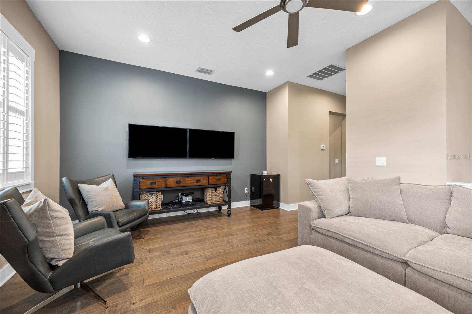 Image 23 of 42 For 3611 Royal Palm Circle