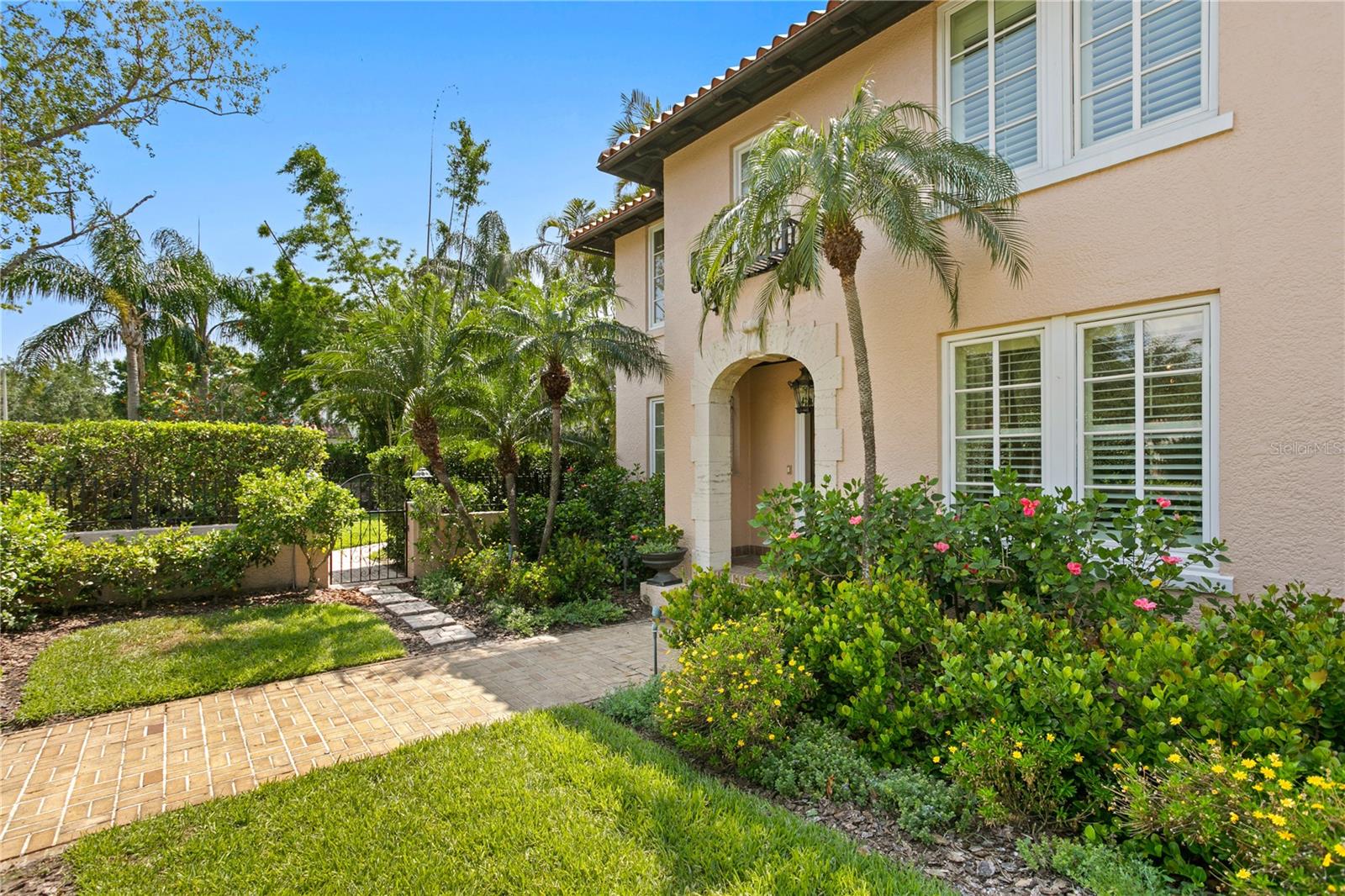 Listing photo id 8 for 136 Davis Boulevard
