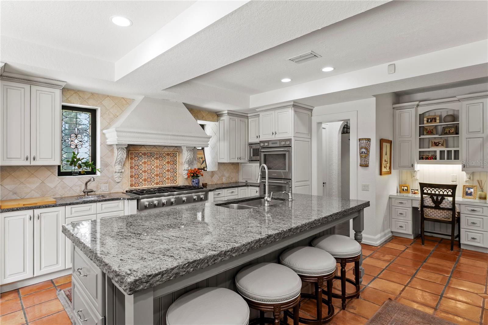 Listing photo id 23 for 136 Davis Boulevard