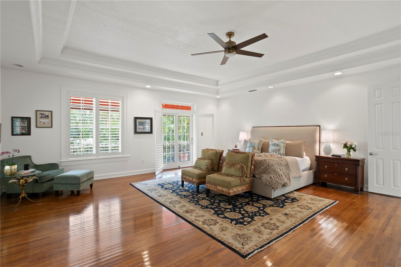 Listing photo id 35 for 136 Davis Boulevard
