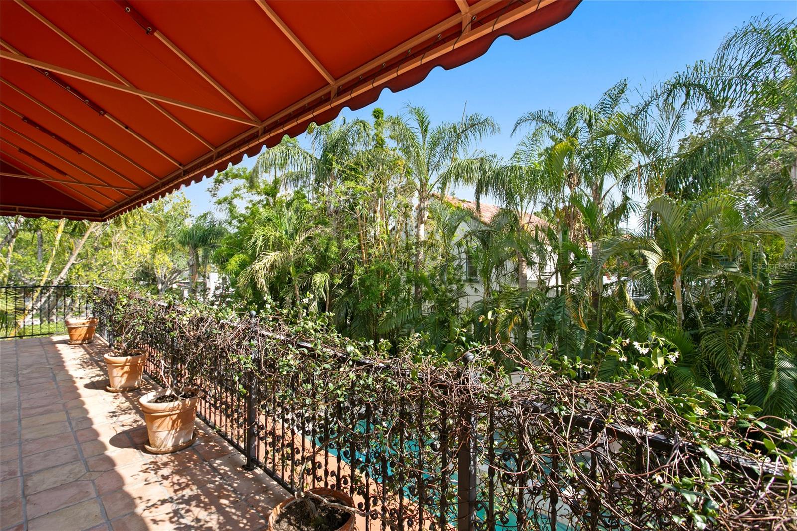 Listing photo id 38 for 136 Davis Boulevard