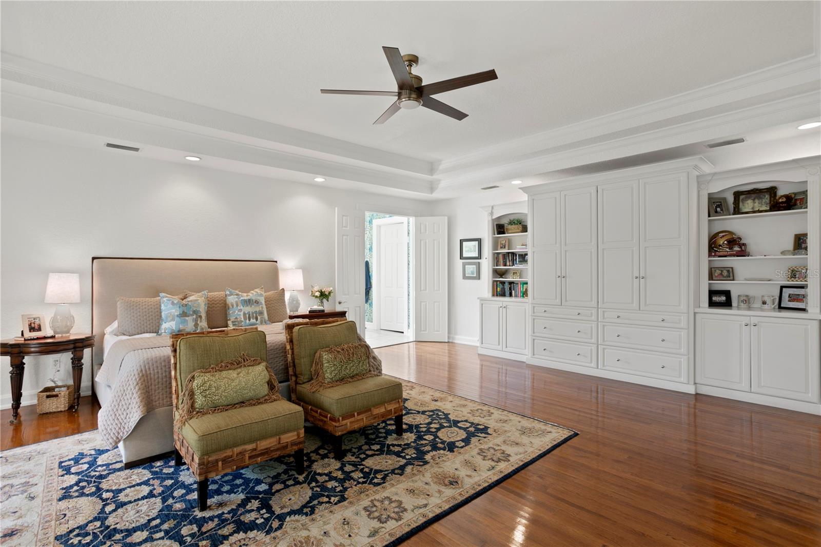 Listing photo id 40 for 136 Davis Boulevard