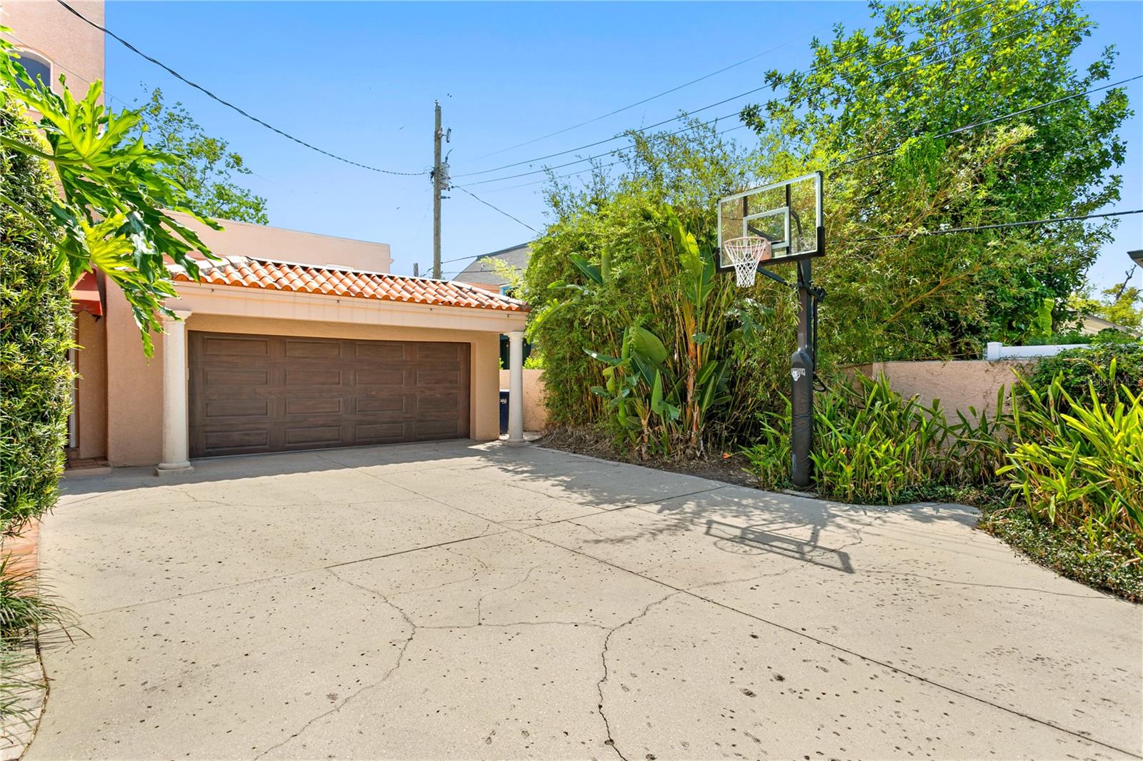 Listing photo id 69 for 136 Davis Boulevard