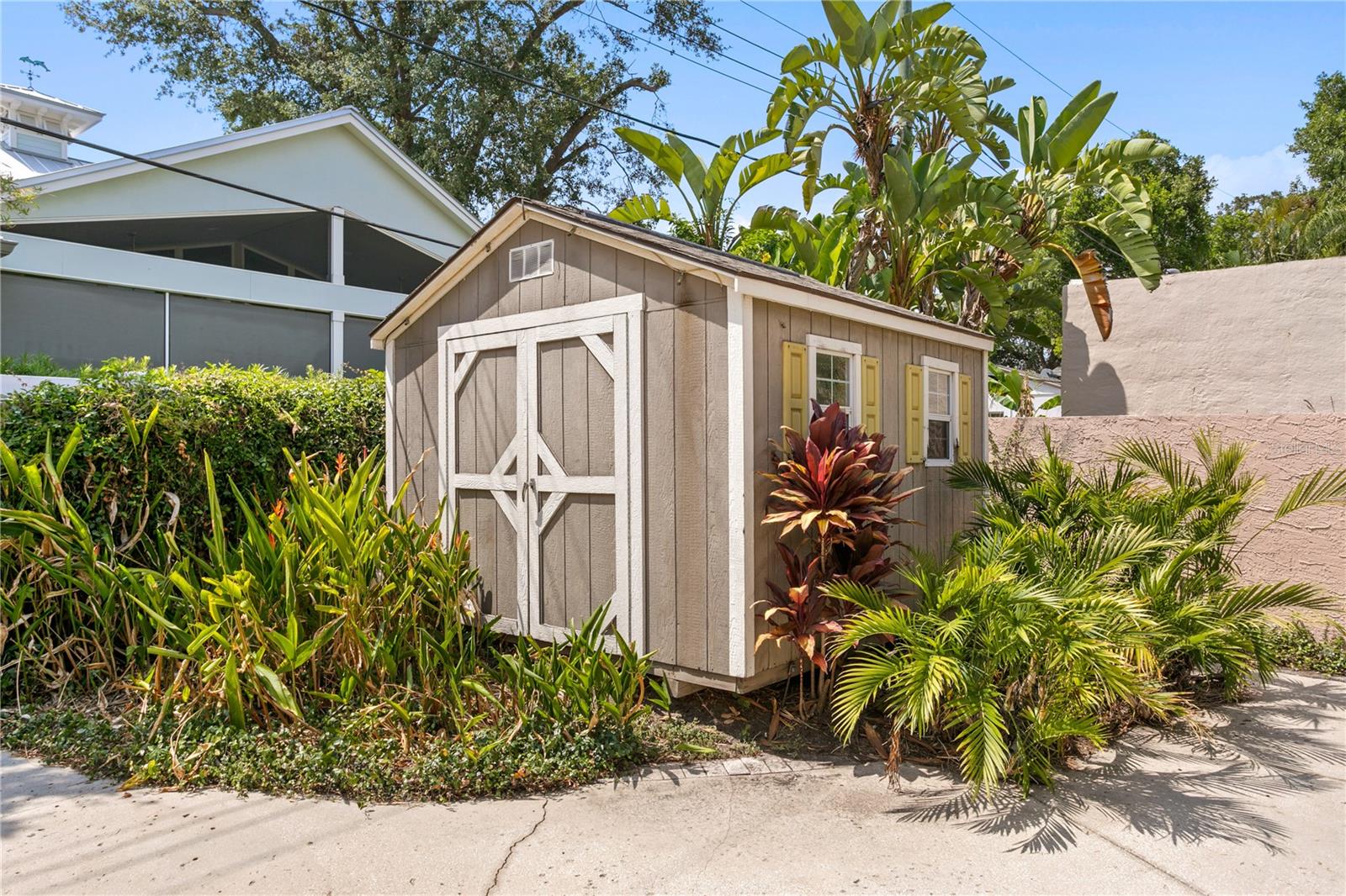 Listing photo id 70 for 136 Davis Boulevard