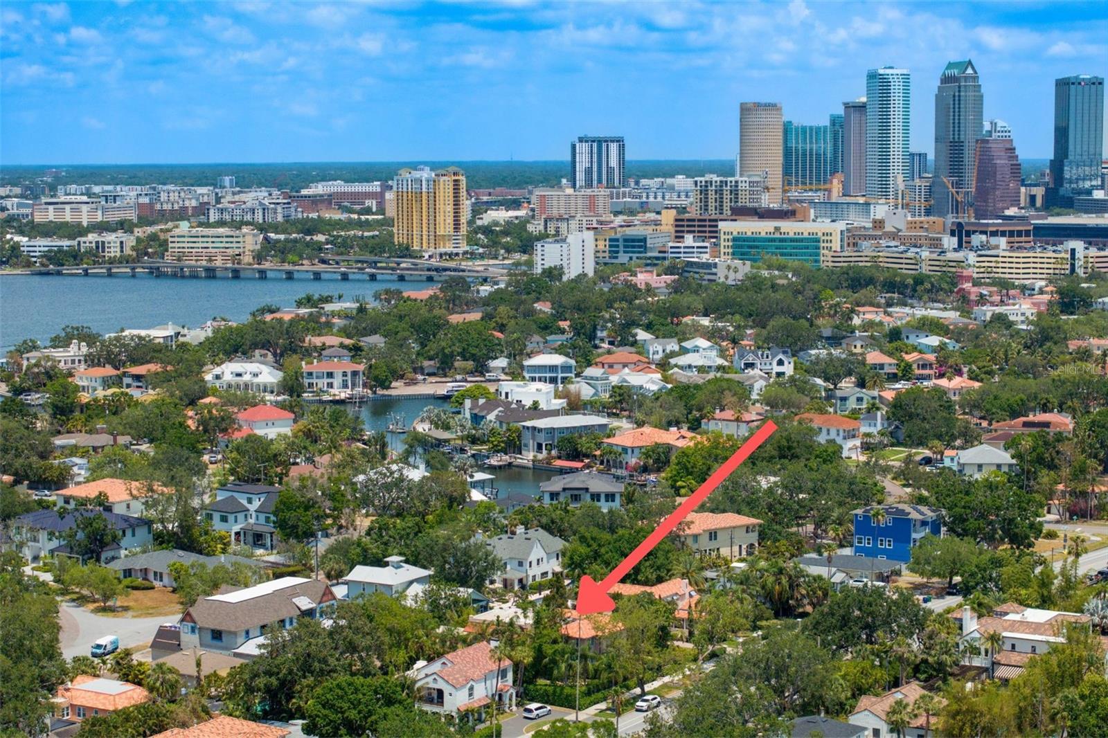 Listing photo id 72 for 136 Davis Boulevard