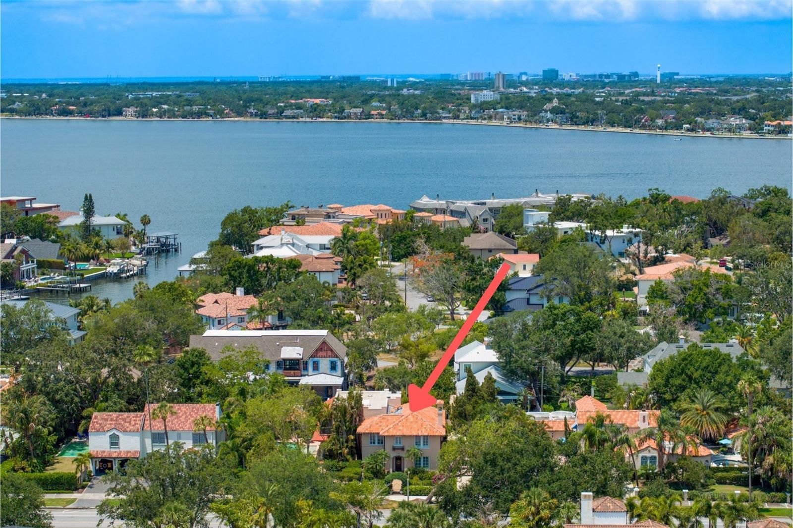 Listing photo id 76 for 136 Davis Boulevard