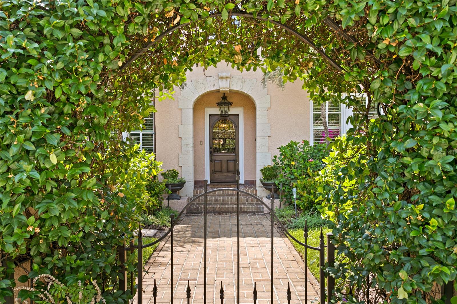 Listing photo id 7 for 136 Davis Boulevard