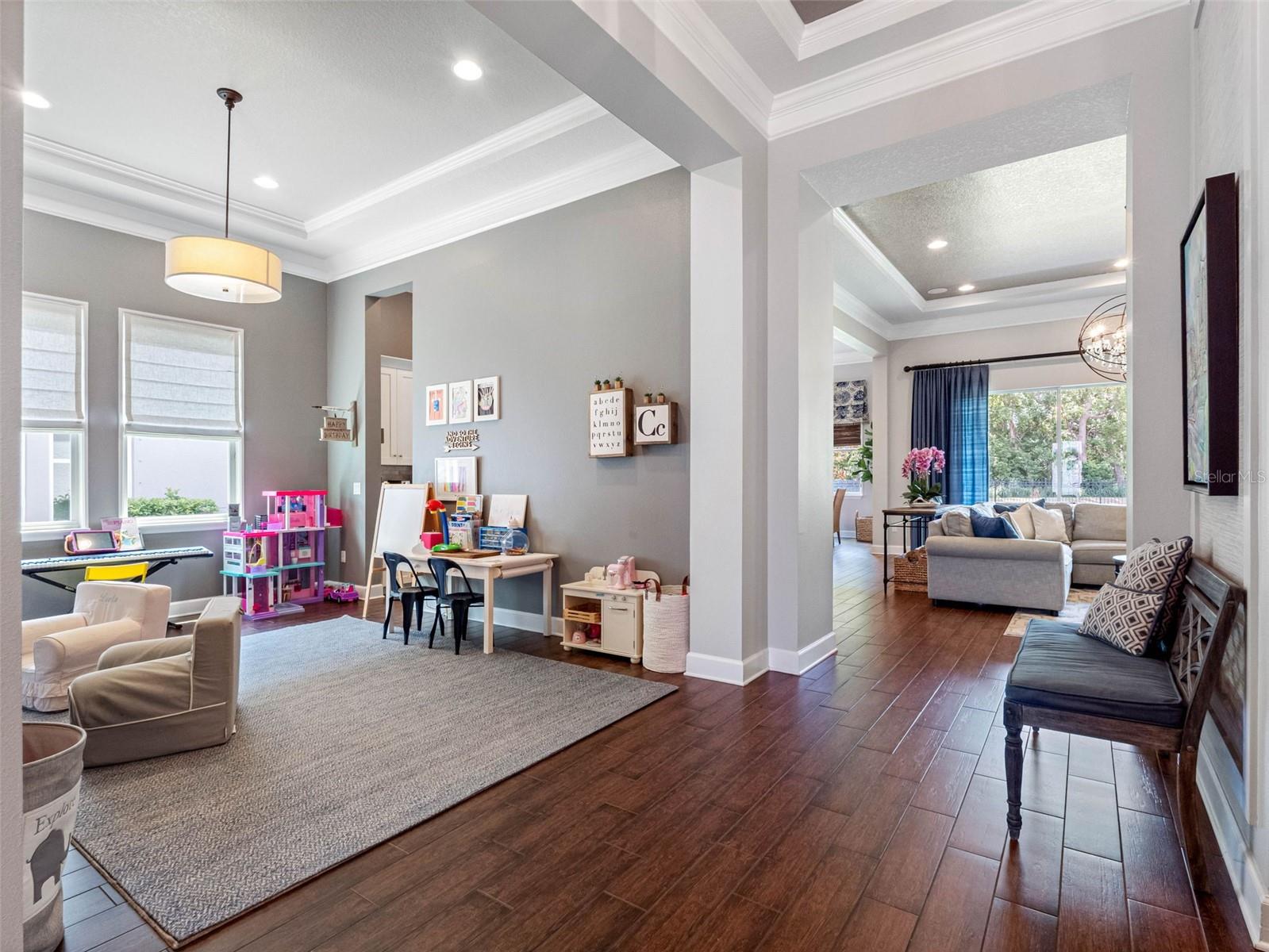 Listing photo id 9 for 1104 Isobel Reserve Lane
