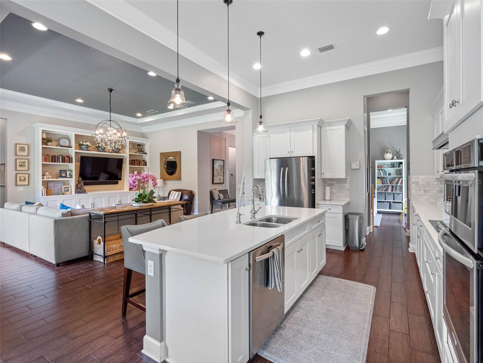 Listing photo id 12 for 1104 Isobel Reserve Lane