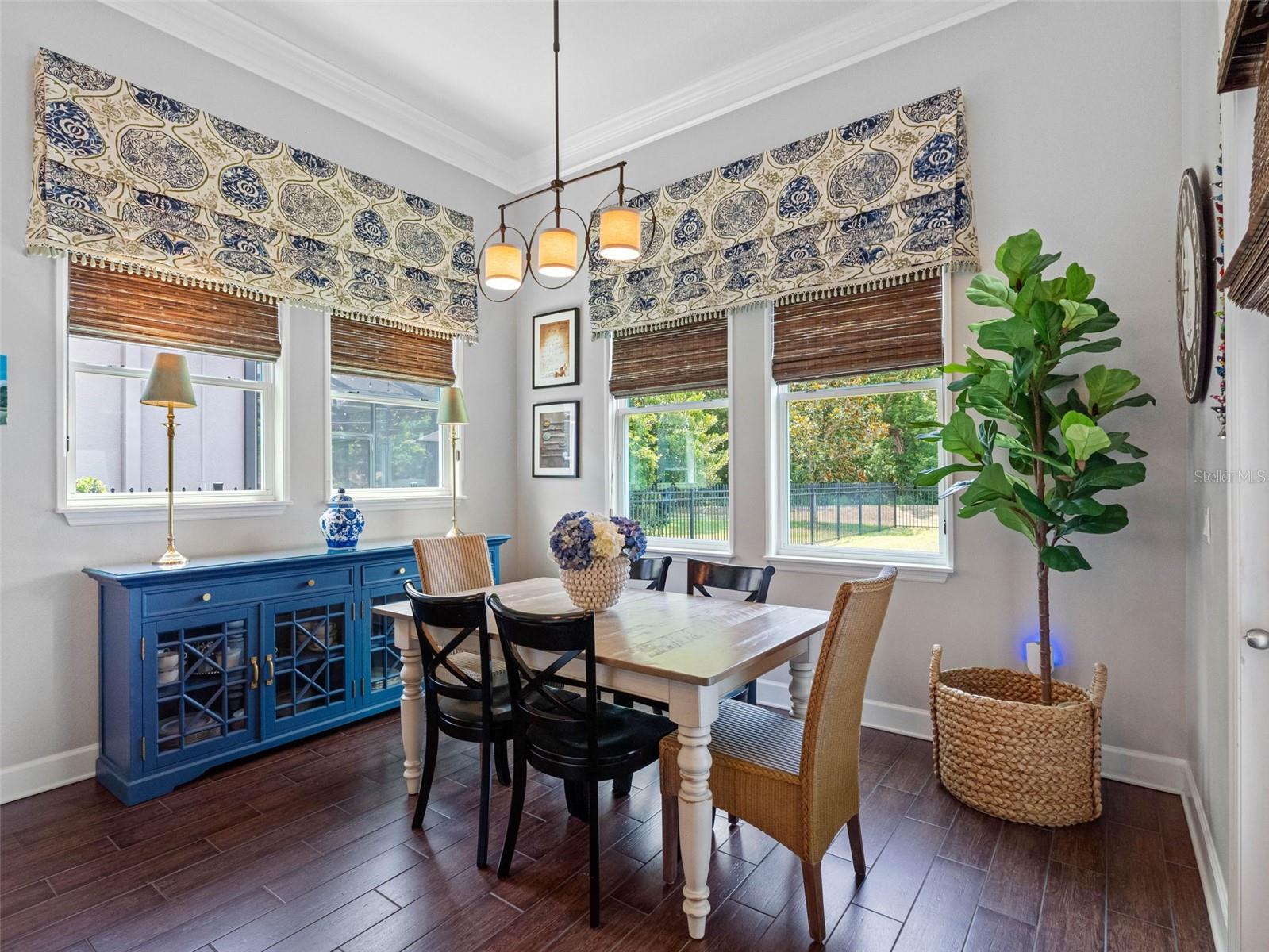 Listing photo id 17 for 1104 Isobel Reserve Lane