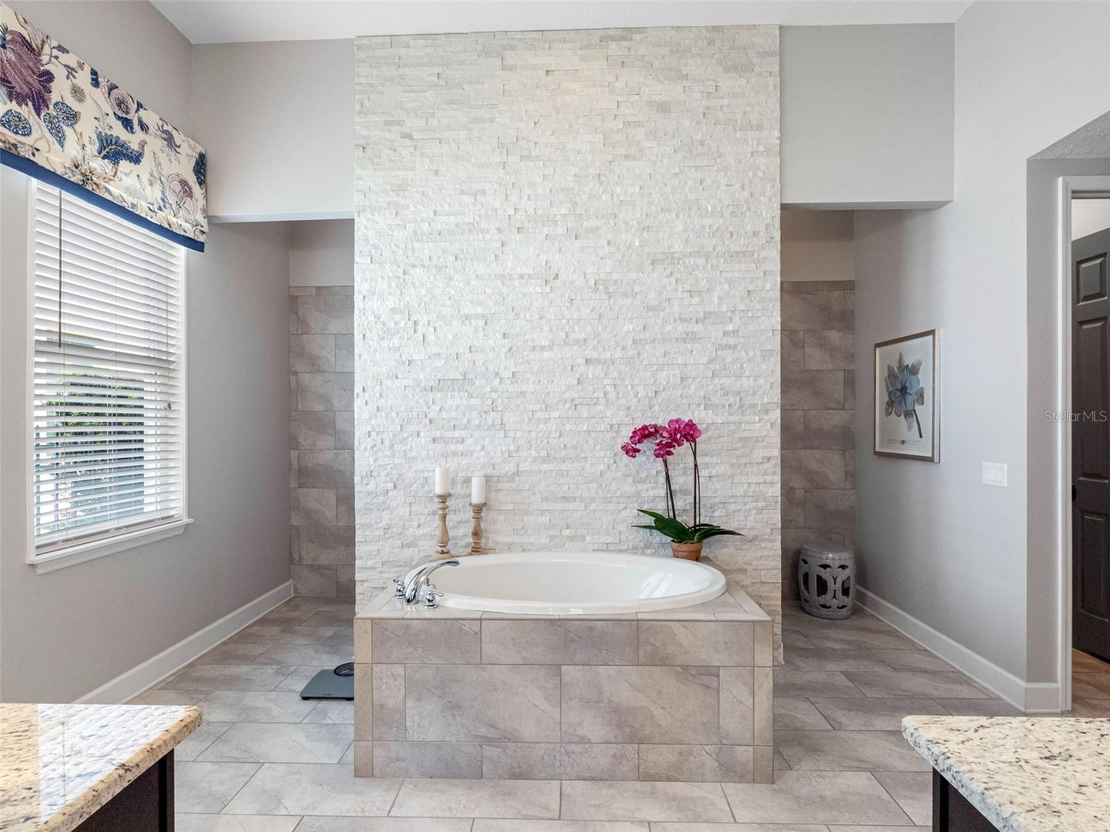 Listing photo id 26 for 1104 Isobel Reserve Lane