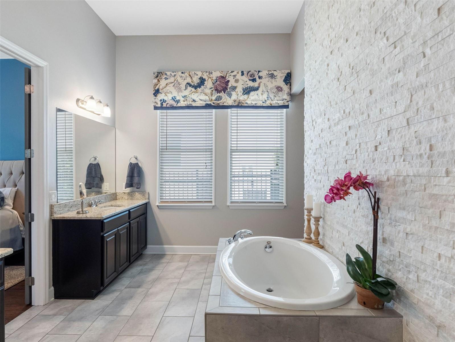 Listing photo id 29 for 1104 Isobel Reserve Lane