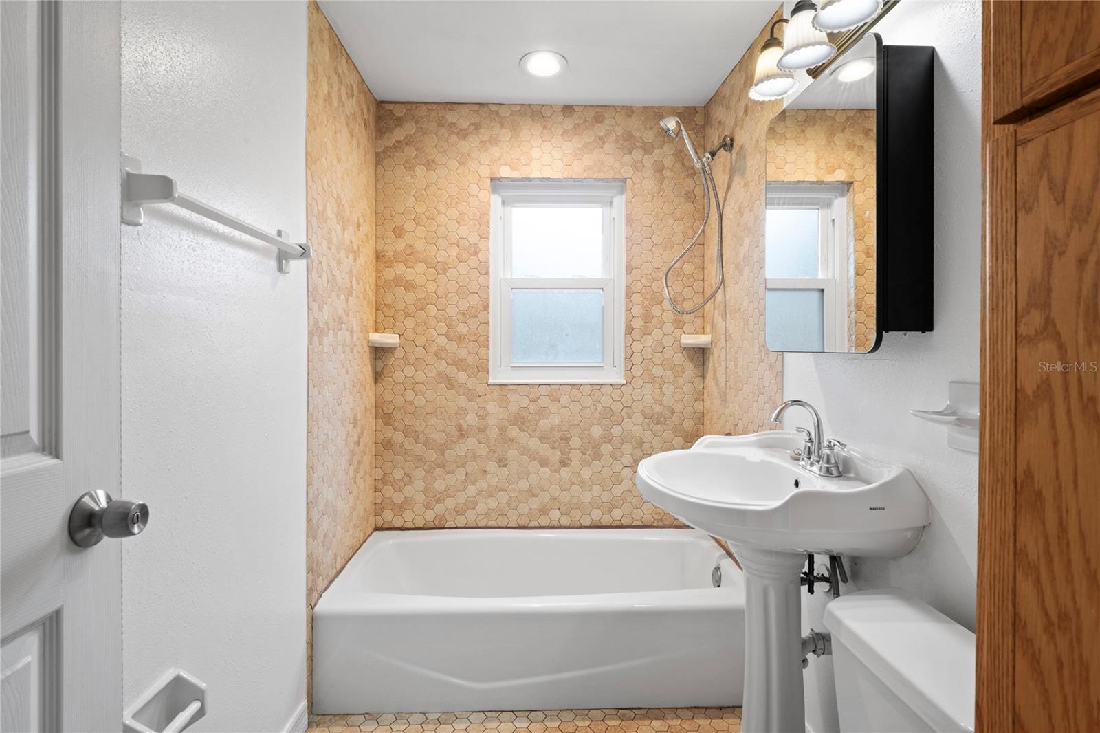 Image 21 of 43 For 5042 8th Street